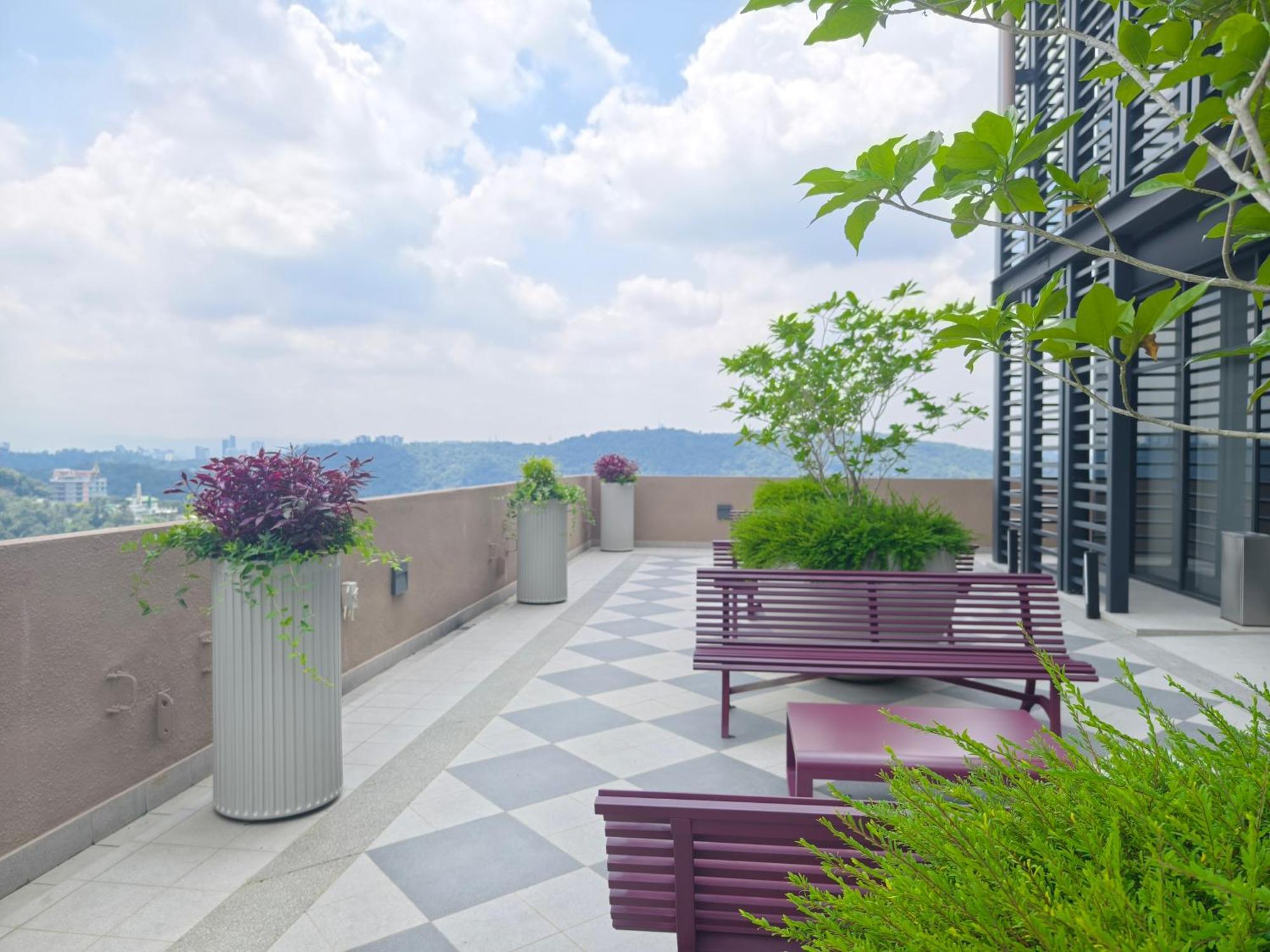 Mossaz Suites Empire City By Starwood Petaling Jaya Exterior foto